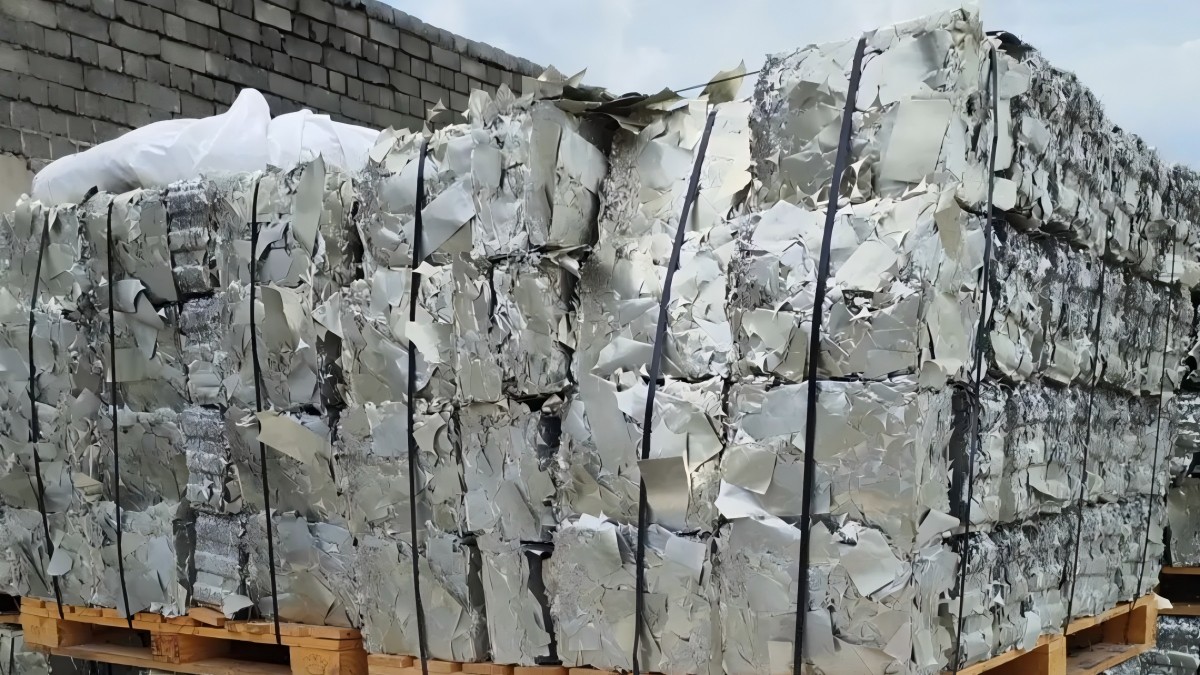 High-quality aluminum scrap bundles on pallets reflecting the 2026 export surge